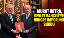 Murat Kotra, Devlet Bahçeli’ye kongre raporunu sundu
