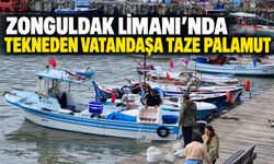 Zonguldak Limanı’nda tekneden vatandaşa taze palamut