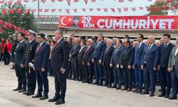103 yıllık gurur için çelenkler sunuldu!