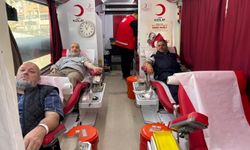 107 din görevlisinden Kızılay'a kan bağışı