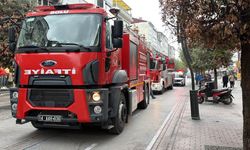 Kablolardan yükselen dumanlar ekipleri harekete geçirdi