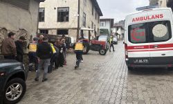 Otomobil ile traktör çarpıştı: 1 yaralı