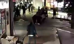 Anne ve kızını cadde ortasında darbettiler