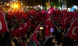 Binlerce kişi fener alayında buluştu