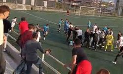 Futbol sahasında yumruklar konuştu! Hakem maçı bitiremedi