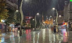 Sağanak yağış hayatı olumsuz etkiledi