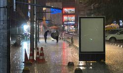 Sağanak yağış şiddetini arttırdı