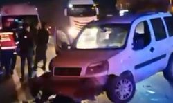 Çelik bariyerlere çarpan hafif ticari aracın sürücüsü yaralandı