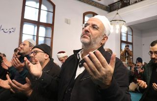 Eller Filistin için semaya açıldı