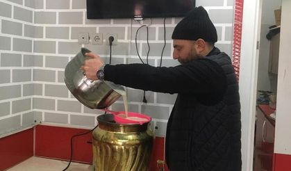 Dedesinin 50 yıllık mesleğini yaşatıyor, topladığı saleplerle kış mevsiminde içleri ısıtıyor