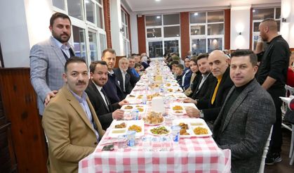 Ak Parti, ramazan bereketini aynı sofrada paylaştı