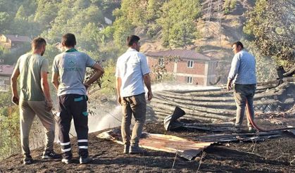 Aynı bölgede ikinci orman yangını: 5 samanlık küle döndü