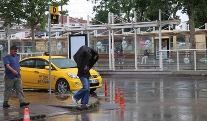 Yağış hayatı olumsuz etkiledi