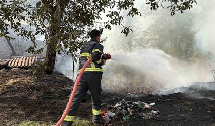 Çıkan örtü yangınını itfaiye söndürdü
