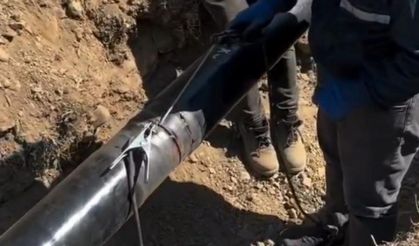 36 yıl sonra yenilenen su ishale hattına ilk kaynak 37 yaşındaki belediye başkanından