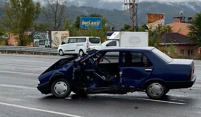 Kafa kafaya çarpıştılar: Çok sayıda yaralı var