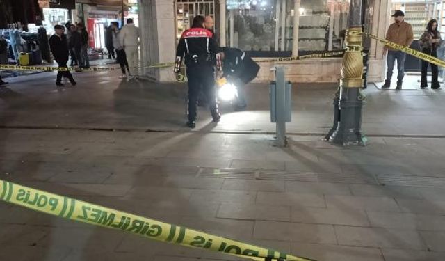 Sokakta karşılaştığı husumetlisini tabanca ile vurdu: 2 yaralı