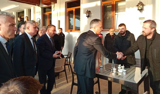 İçişleri Bakanı Ali Yerlikaya, sel mağdurlarını ziyaret etti