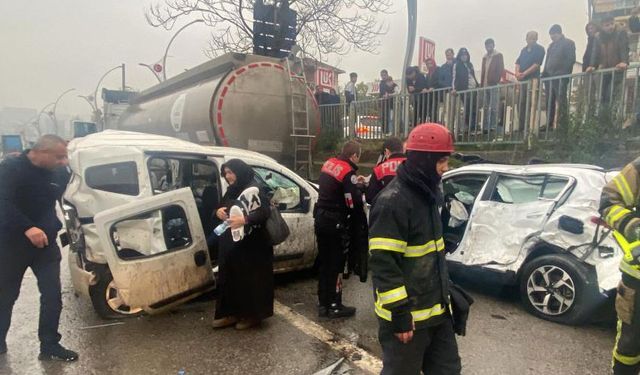 Kayganlaşan yolda feci kaza: 1’i ağır 3 yaralı