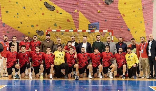 Elcab Kablo Hentbol Spor Kulübü takımında galibiyet sevinci
