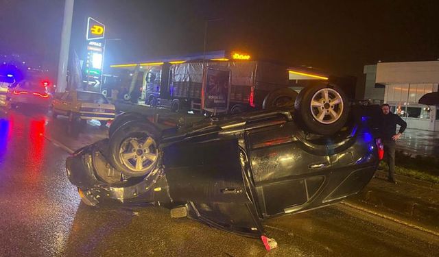 Alkollü sürücü kaza yaptı: 3 yaralı