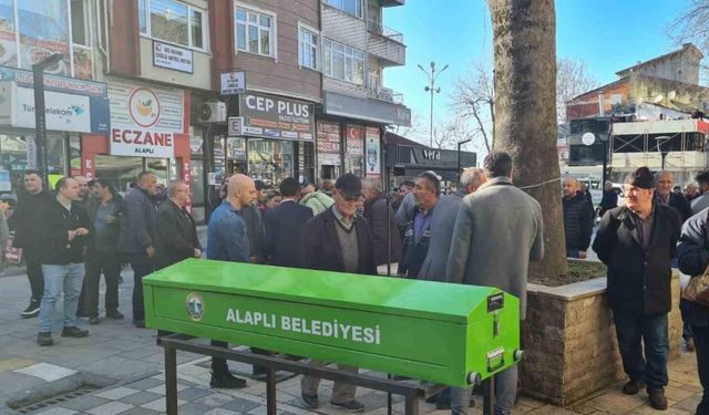 Bıçaklanarak öldürülen Erhan Salçık toprağa verildi