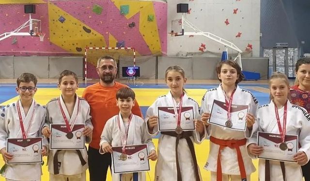 Judocular Zonguldak'tan 7 madalya ile döndü
