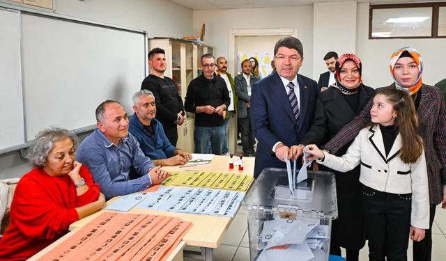 Adalet Bakanı Yılmaz Tunç ve ailesi oyunu kullandı