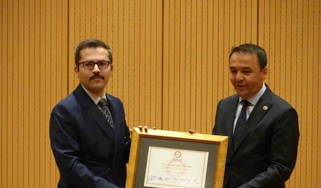 Belediye Başkanı Hasan Baltacı mazbatasını aldı