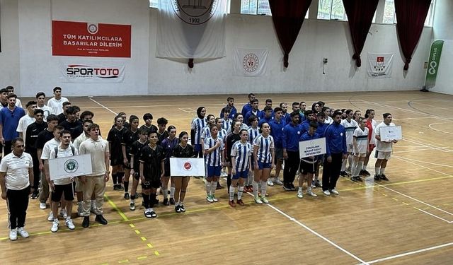 Salon futbolu bölgesel lig grup müsabakaları açılış seremonisi gerçekleştirildi