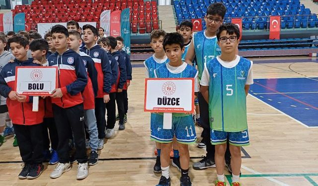 Küçükler basketbol grup müsabakaları başladı