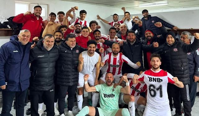 Belediye Başkanı gururlandı: Kulüp yönetimi ve futbolculara teşekkür etti