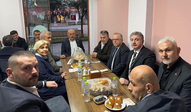 MHP MYK üyesi Murat Kotra Gökçebey’de iftar sofrasında