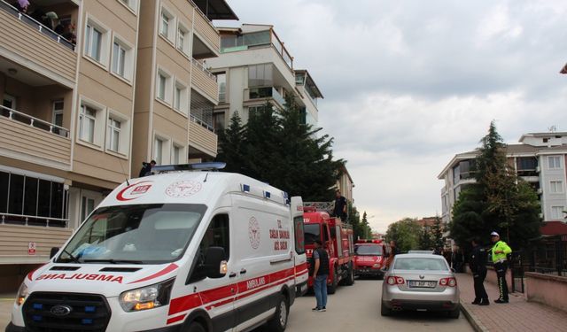 Alzheimer hastası kadın, terastan sundurmanın üzerine  düşüp öldü