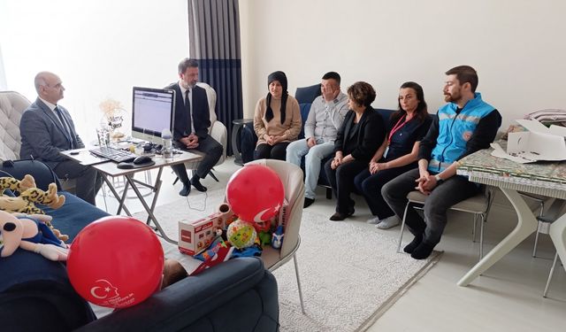 Hidrosefali hastası Göktuğ Kara'ya 23 Nisan ziyareti