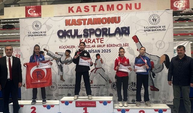 Karatecilerden 5 sporcu ile 5 şampiyonluk