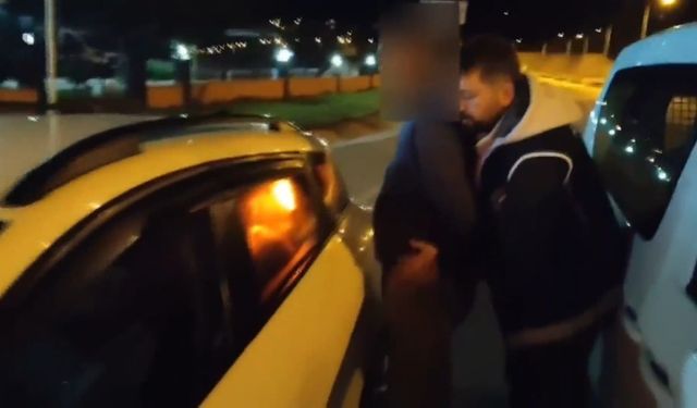Otomobilden 6 kaçak göçmen çıktı: 2 kişi tutuklandı