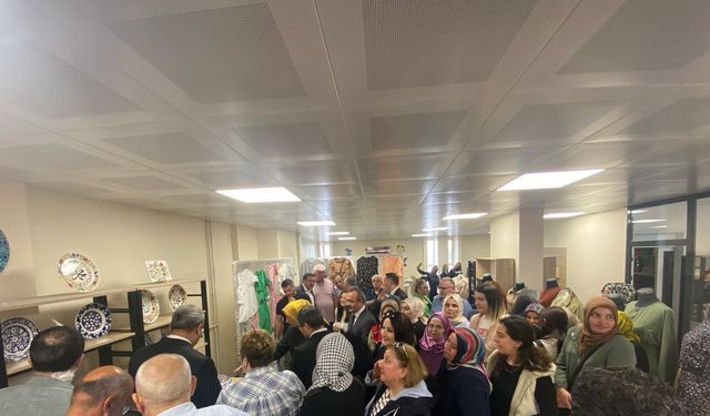 Sel mağduru kadınlar, yaralarını sanatla sardı