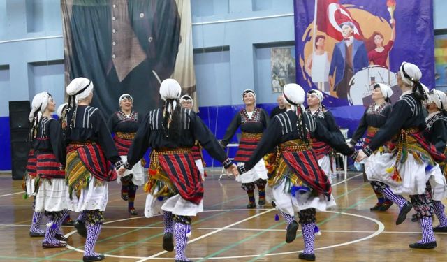 Zonguldak’ta Gençlik Haftası kutlamaları sürüyor: Halk Oyunlarına yoğun ilgi