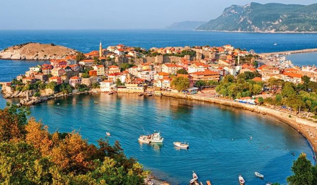Nüfusunun 40 katı turist ağırladı