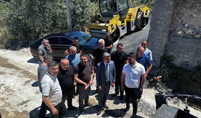 Köylerde sıcak asfalt çalışmaları sürüyor