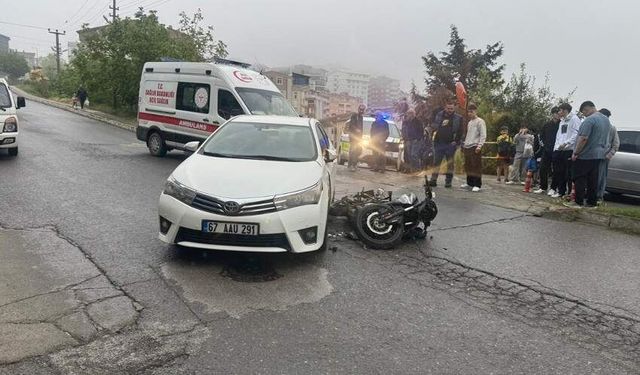 Motosiklet kazası: Sürücü yola savruldu
