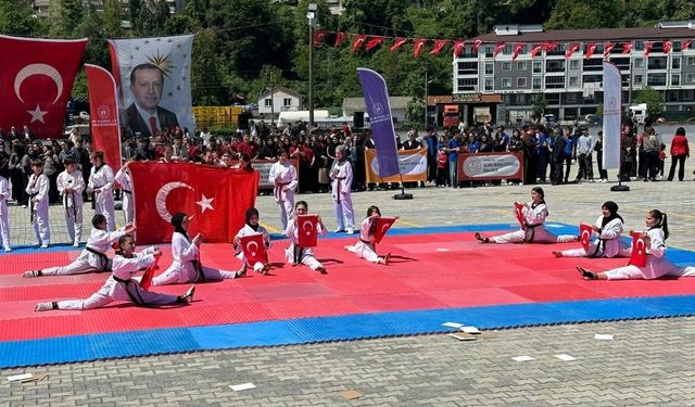 Alaplı’da 19 Mayıs büyük bir coşkuyla kutlandı