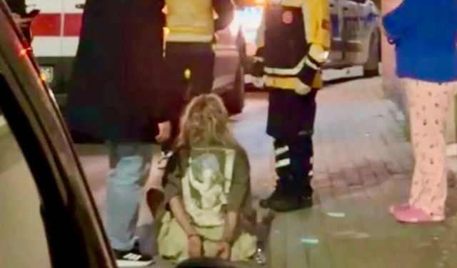 Sokak ortasında sinir krizi geçiren kadın, ekiplere zorluk çıkardı