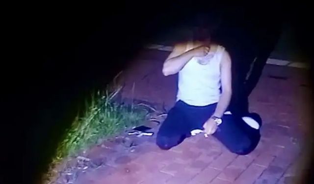 “Tehdit ediliyorum” diyerek boğazına bıçak dayadı: Polis faciayı son anda önledi