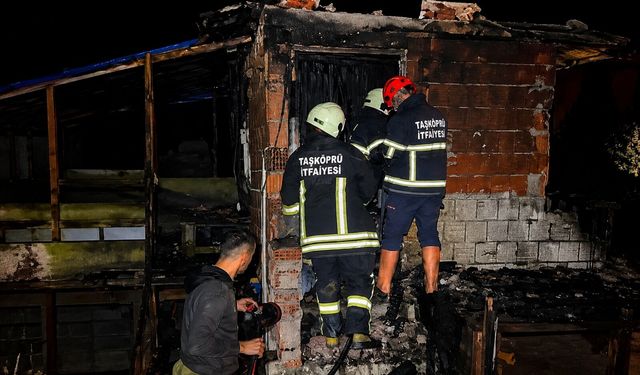 Ahşap evde yangın paniği