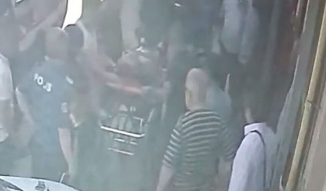 Tamir etmek istediği otomobilin altında kaldı