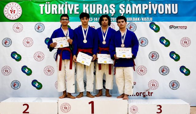 Gençler Türkiye Kuraş Şampiyonası gerçekleştirildi