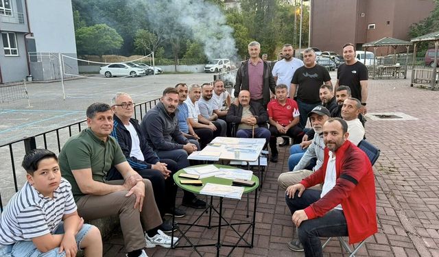 AK Parti’de teşkilat buluşması: Eski mahalle başkanlarıyla bir araya geldiler
