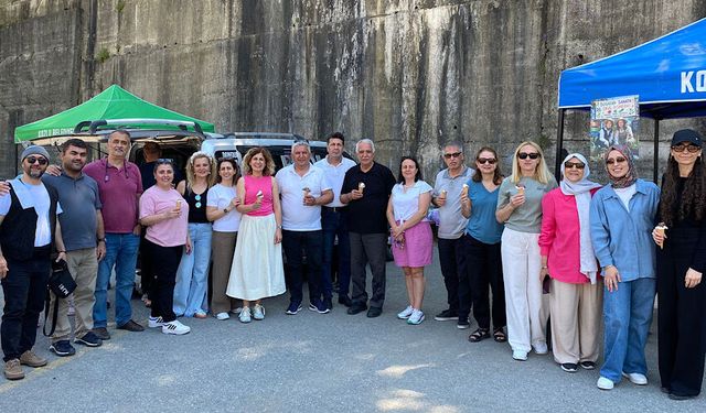 Kocatepe İlkokulu’nda öğrencilere dondurma sürprizi